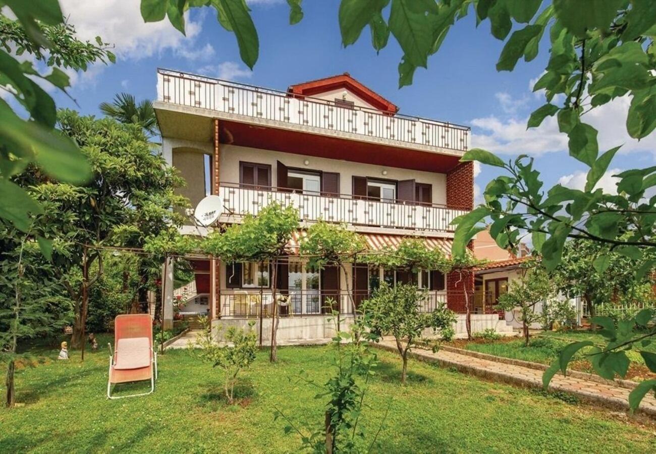 Apartment Dari Ловран Экстерьер фото
