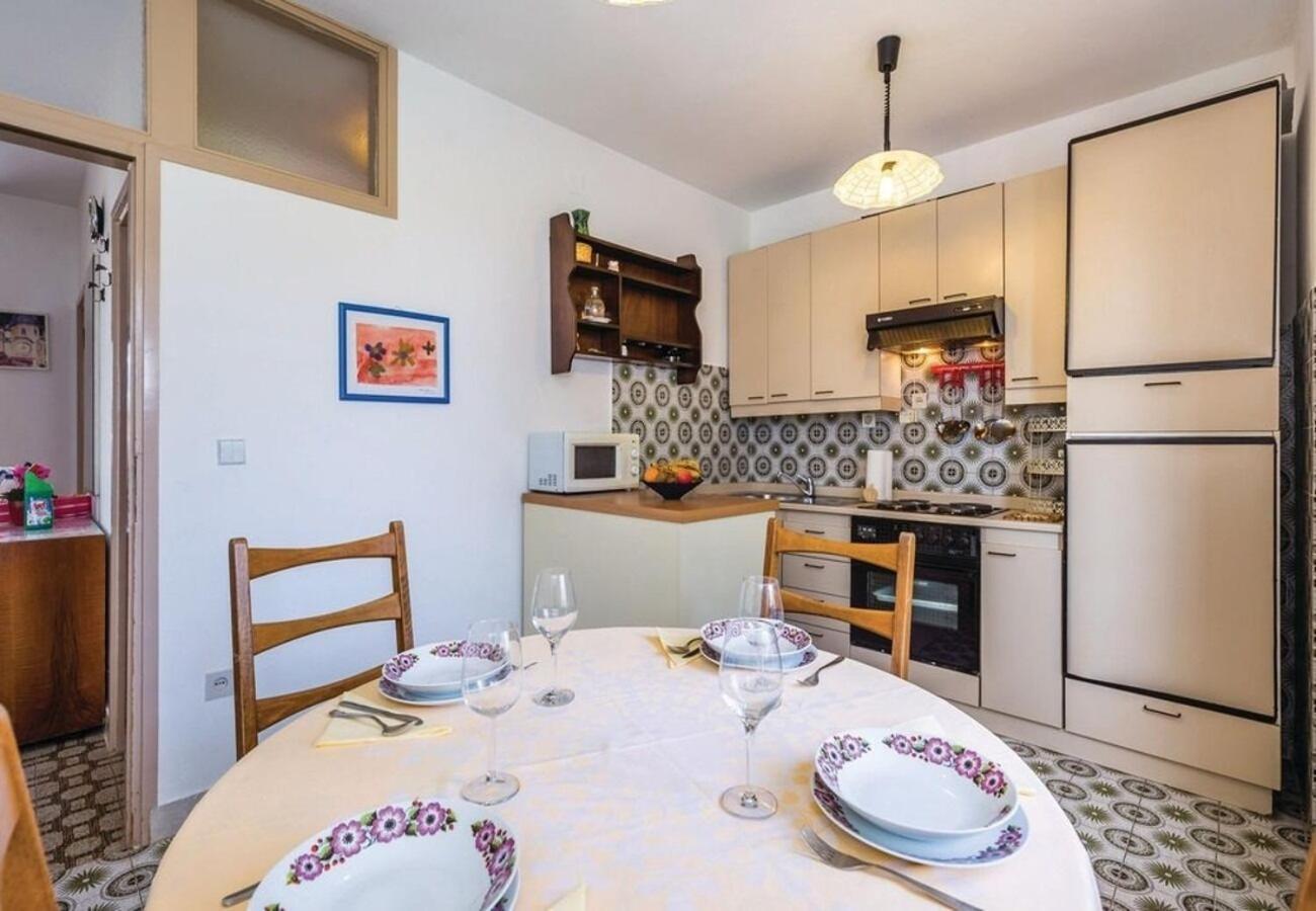 Apartment Dari Ловран Экстерьер фото